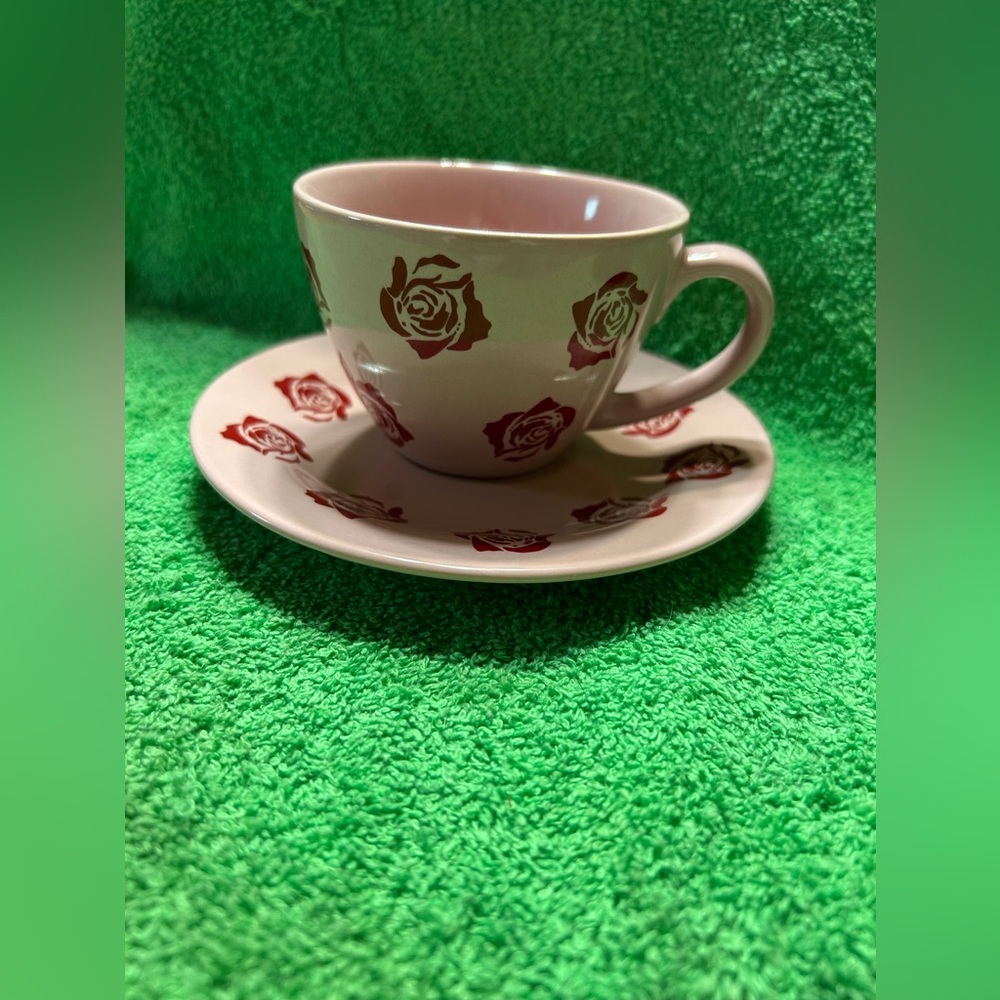 Cup & Saucer - Picture 2 of 7